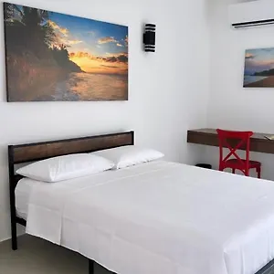 Red Flamboyan And Restaurant Guest house